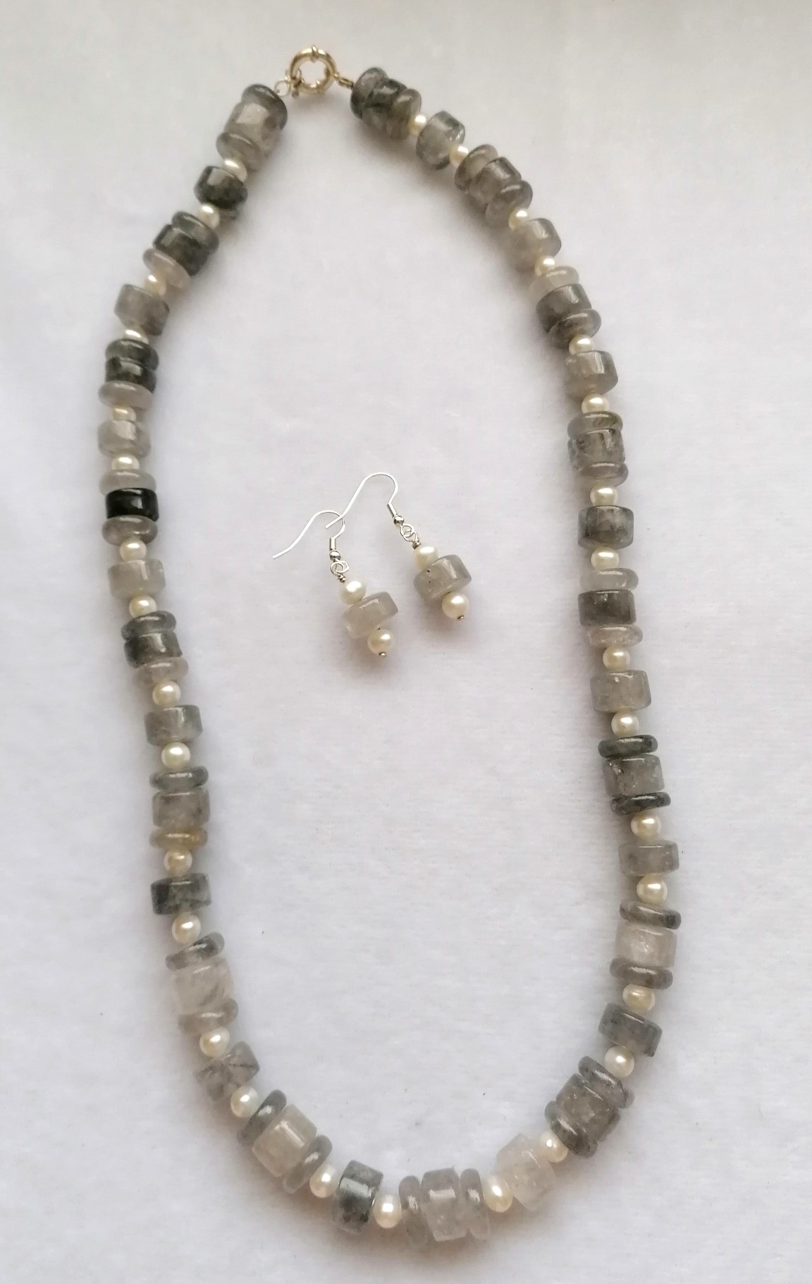 Grey Quartz Rondelles & Freshwater Pearl