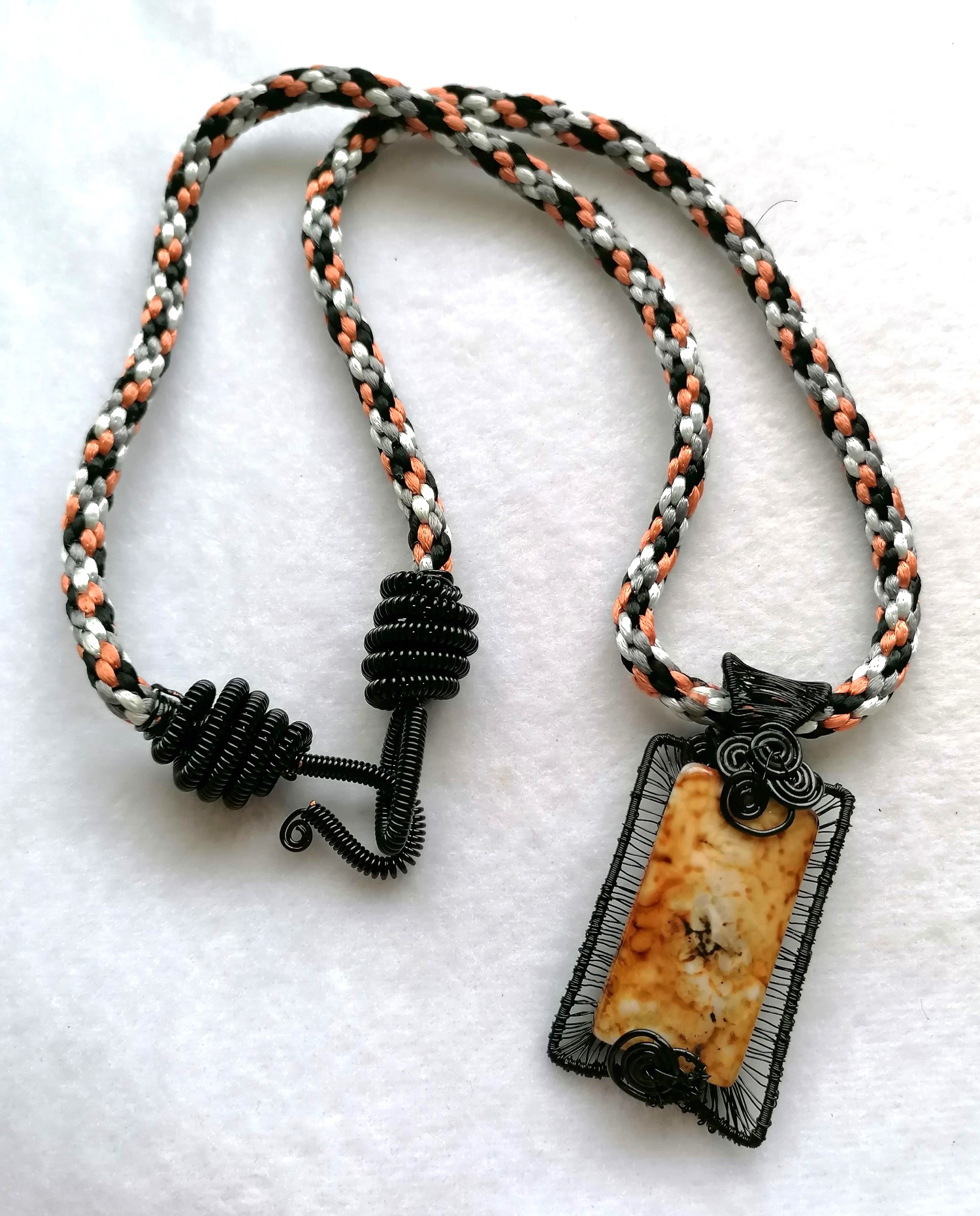 Agate on Kumihimo Necklace