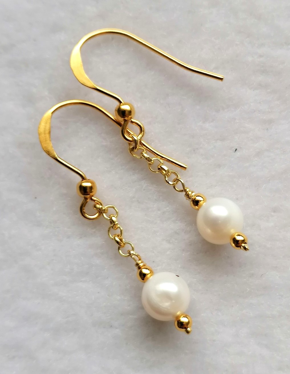 Freshwater Pearl on Gold Plated Silver Chain