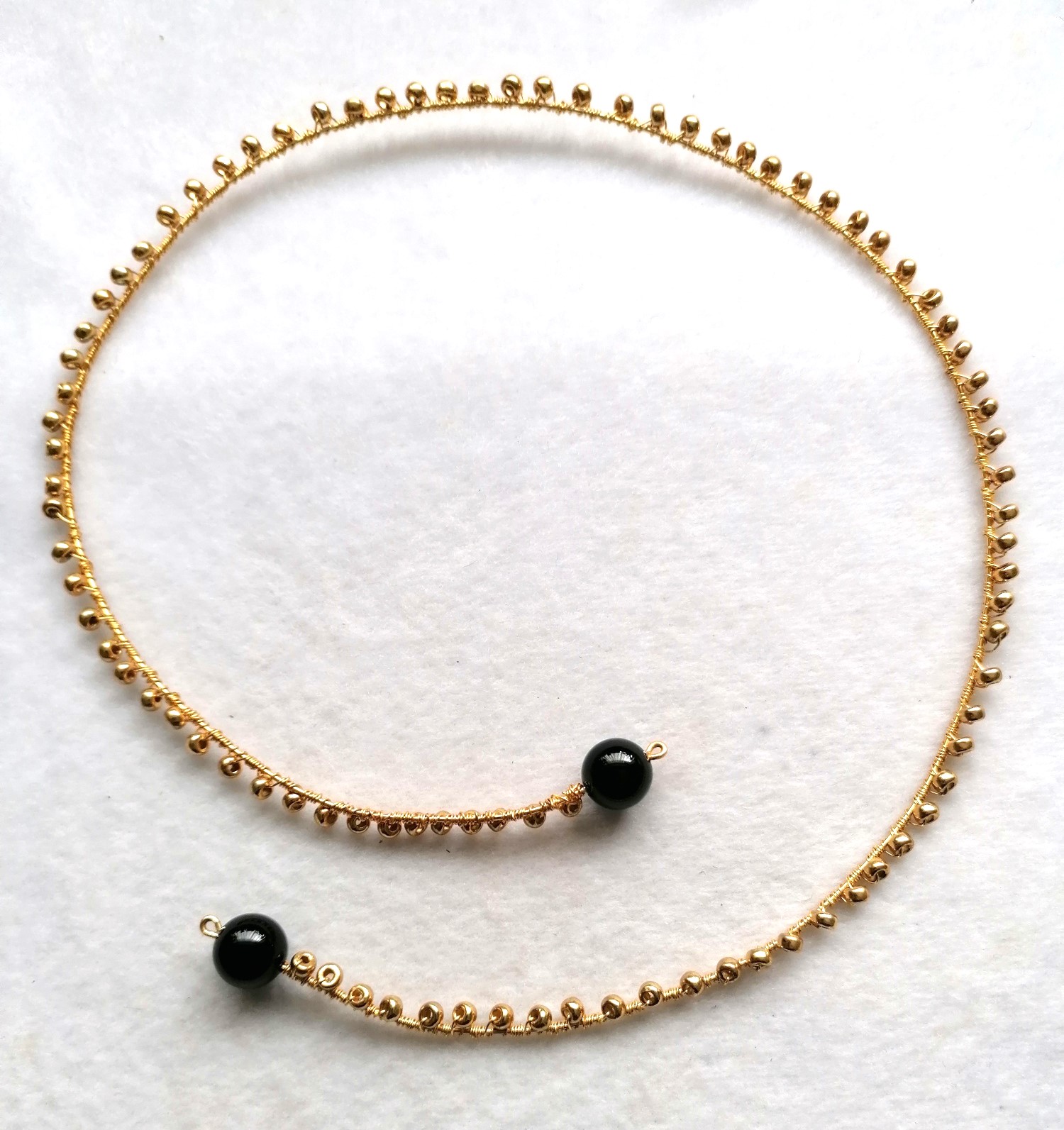 Black Agate & Gold Bead Neck Wire