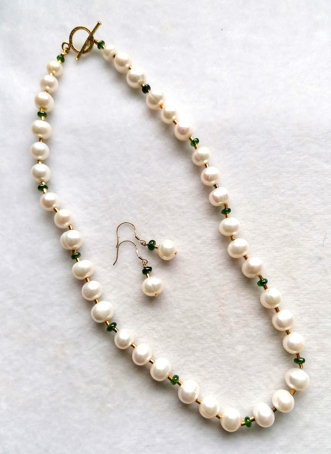 Freshwater Pearl with Chrome Diopside