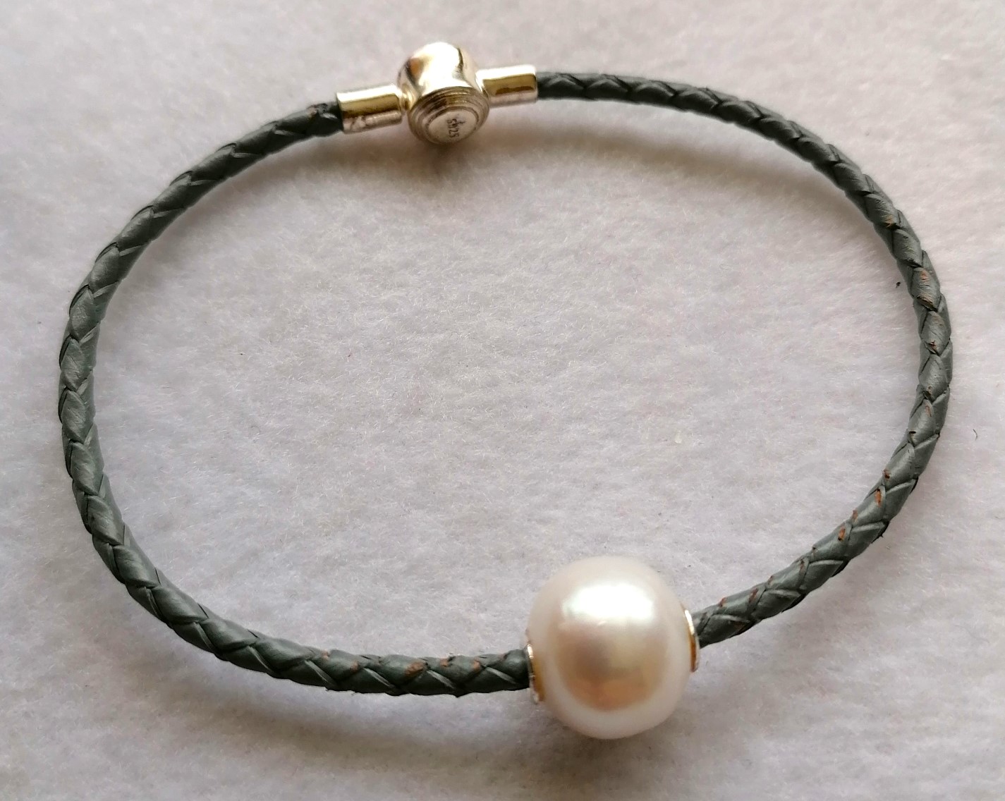 Freshwater Pearl & Leather